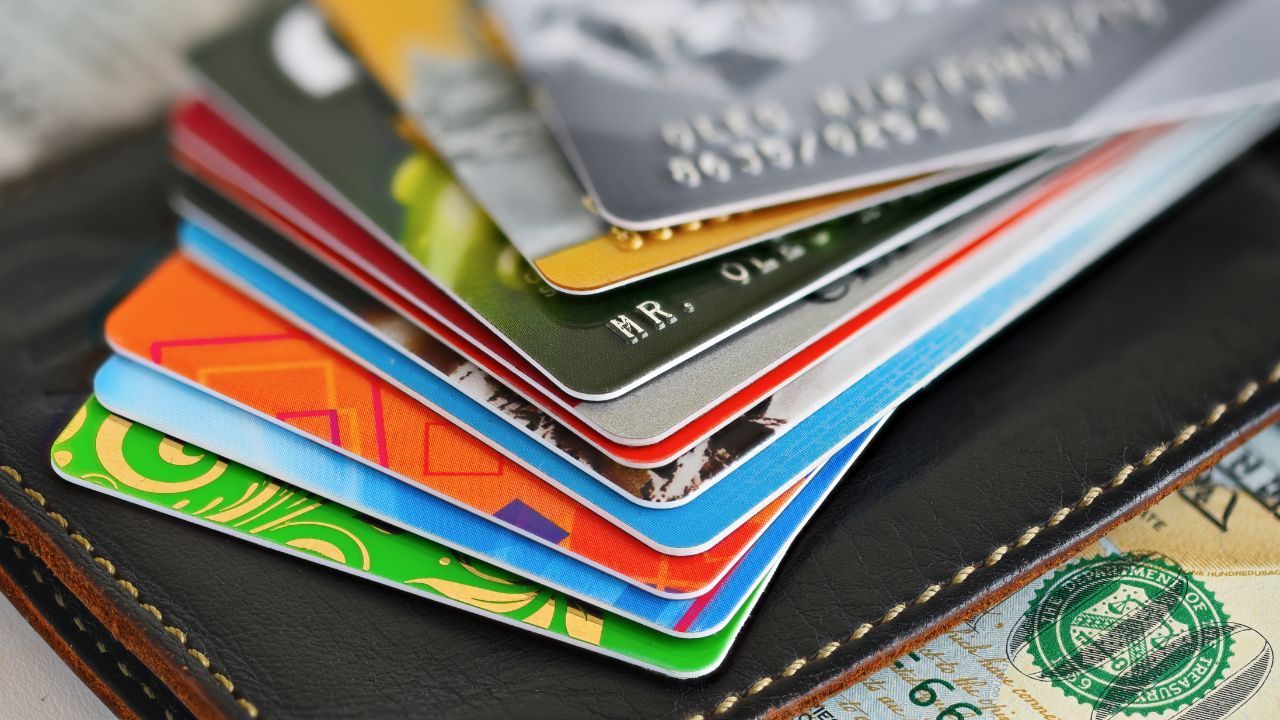 Travel Credit Card in Romania: Waivers and Benefits