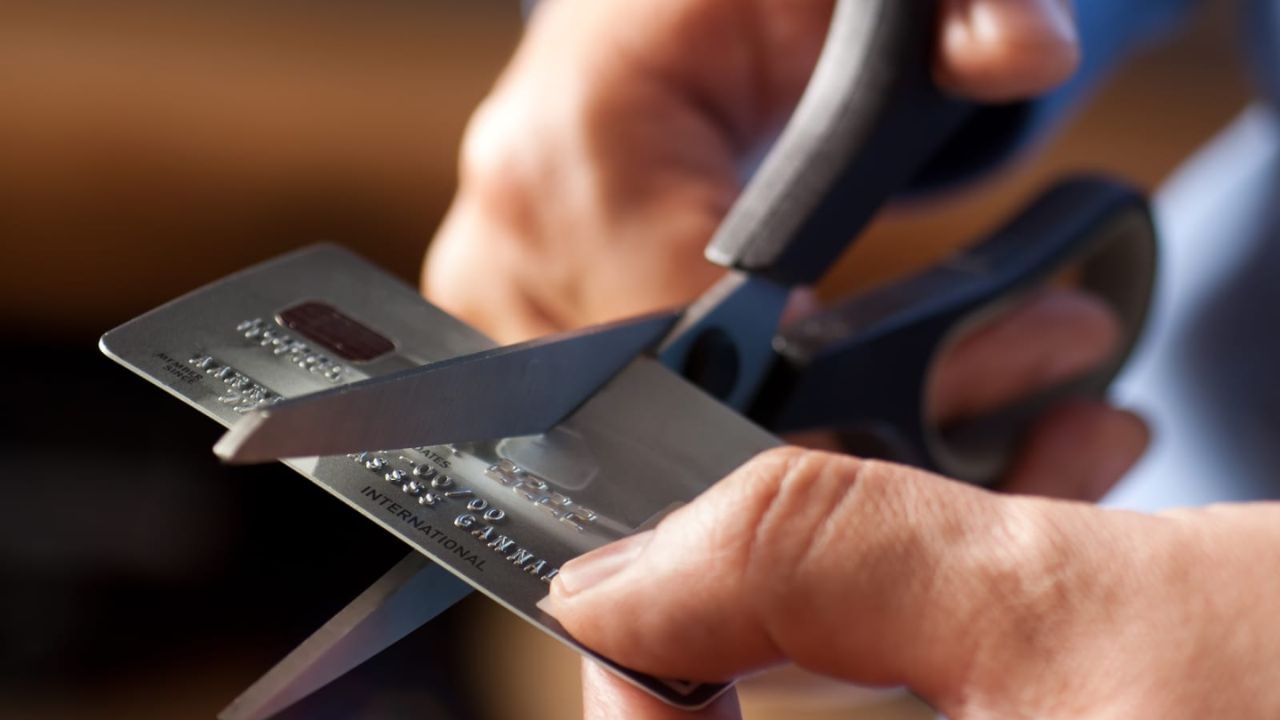 How to Cancel Your Credit Card in Romania: Step by Step