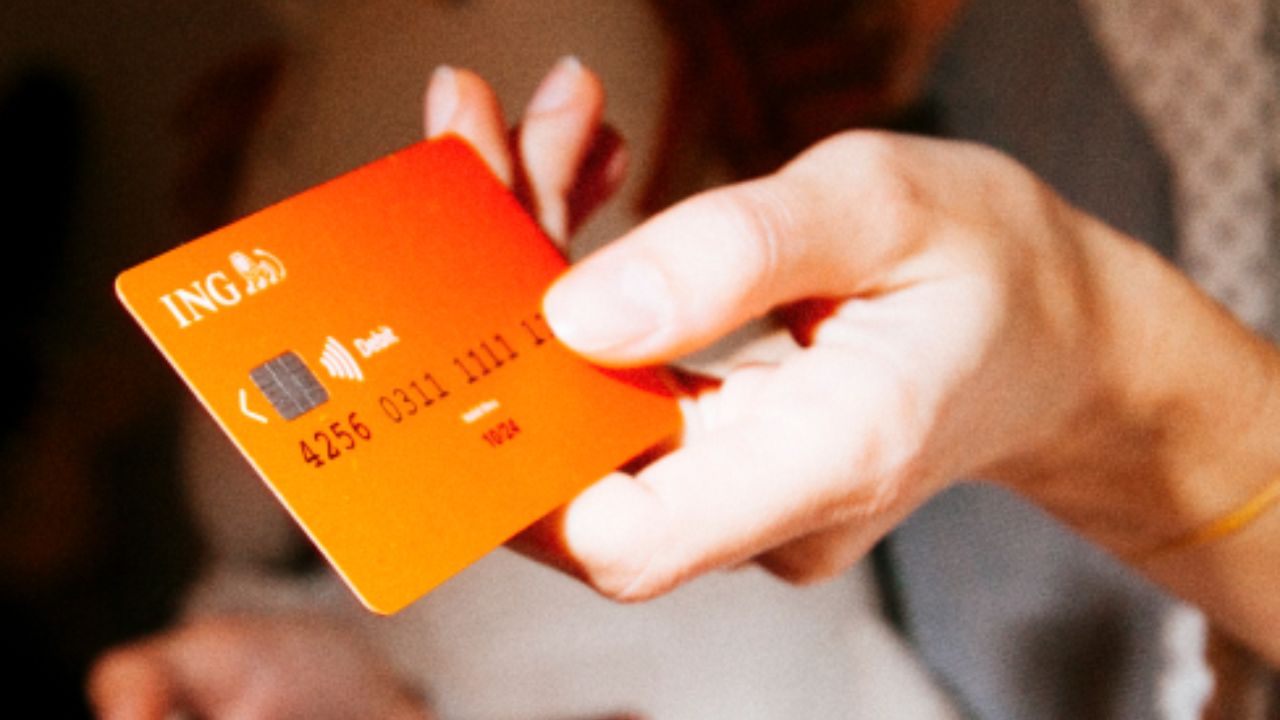 Credit Card for Building Credit Score in Romania: Tips and Products