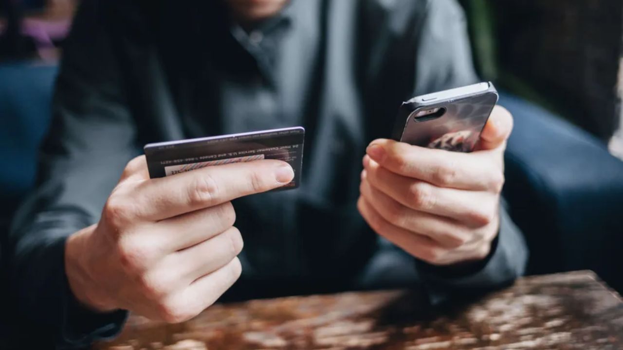 How to Cancel Your Credit Card in Romania: Step by Step