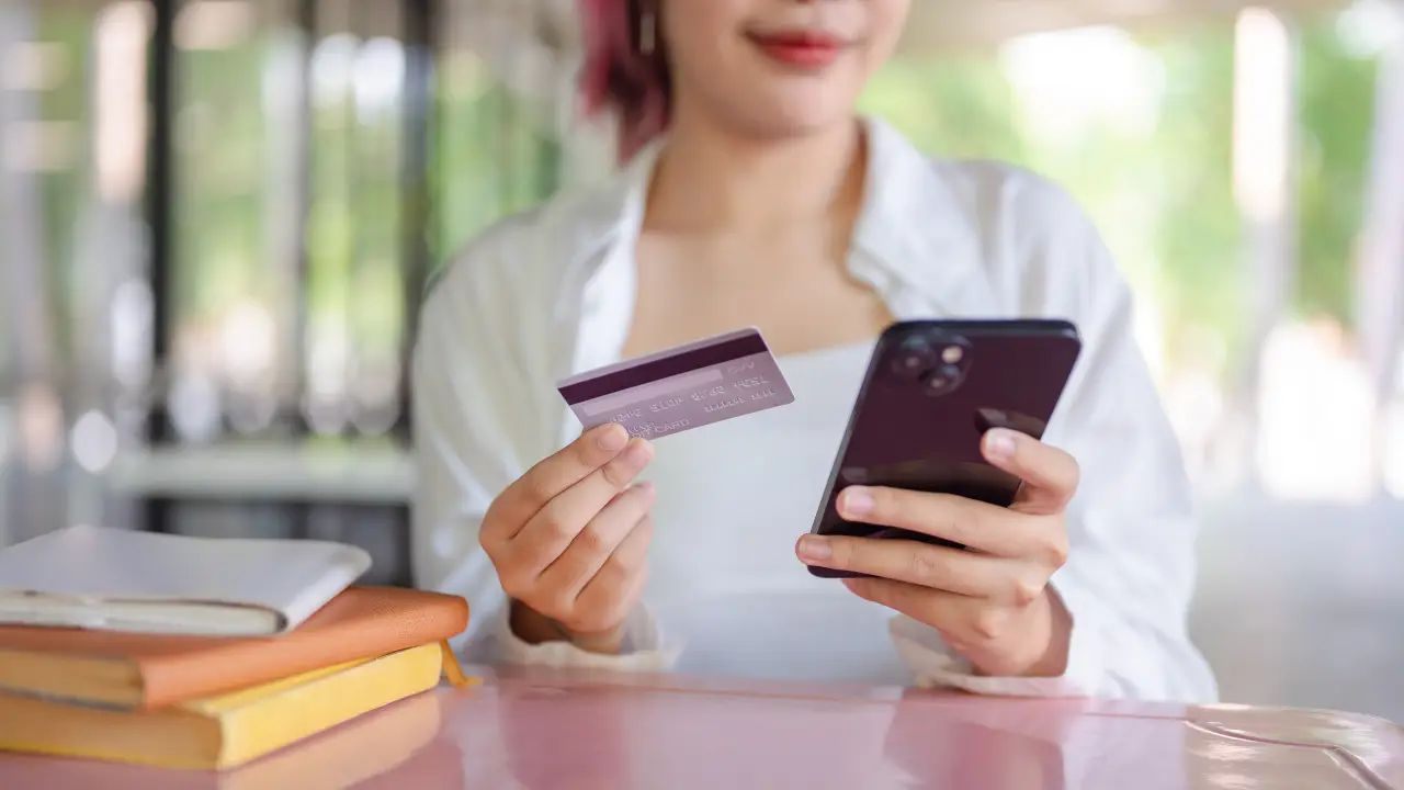 Student Credit Card in Romania: Perks and Requirements